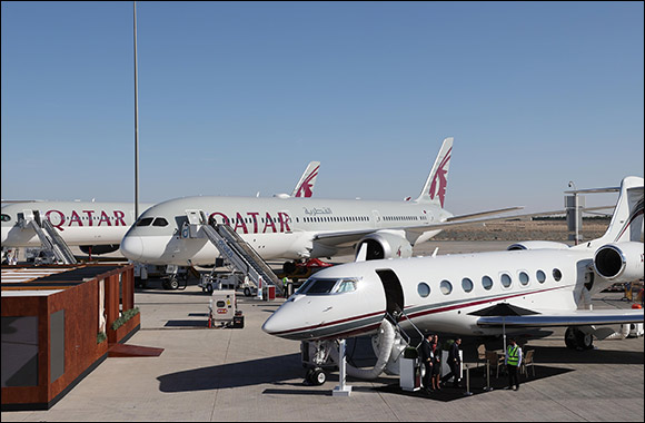 Qatar Airways Takes the Stage on the First Day of the Dubai Airshow 2023