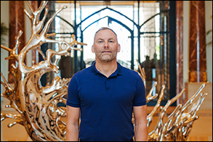 Sculpting a Story of Time: Four Seasons Hotel Doha Collaborated with Artist Dan Pearce to Create Sig ...